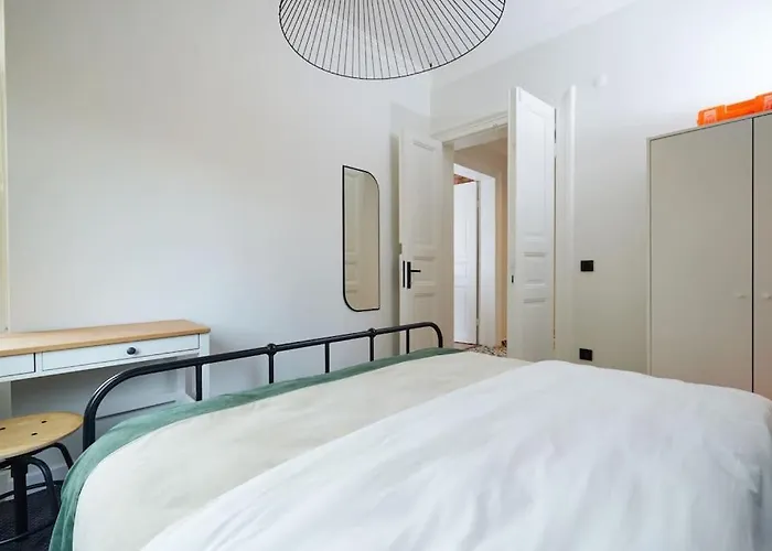 Charming 3br 2bath Ac In Center - Santur D7 *