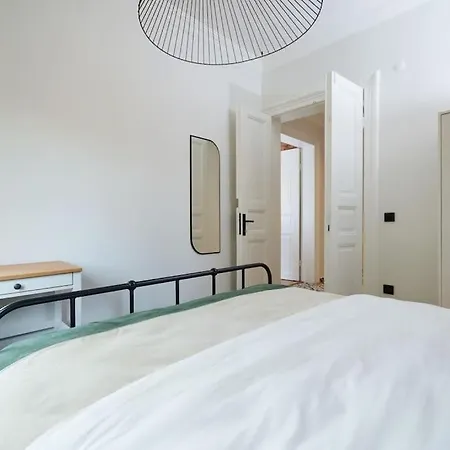 Charming 3br 2bath Ac In Center - Santur D7 *