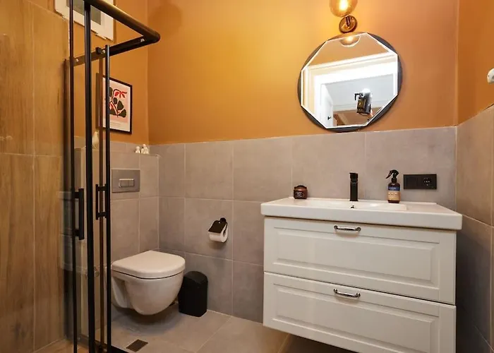 Charming 3br 2bath Ac In Center - Santur D7 *